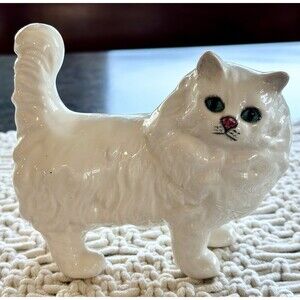 Retired White Persian Cat Figurine Teal Eyes‎ Royal Doulton England #1898 Stand